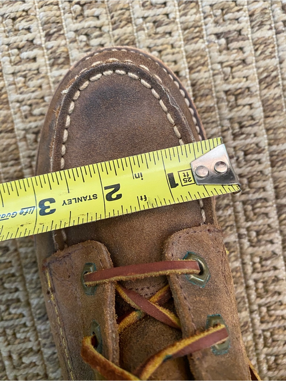 Frye women’s Tan Dakota Suede Moc Toe Lace-Up Boots. - Picture 13 of 13